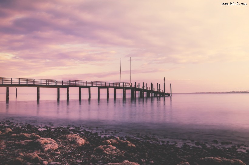 湖面上的小码头图片大全