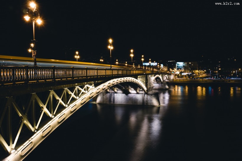 照明了的路灯图片