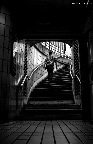 宽敞的楼梯图片