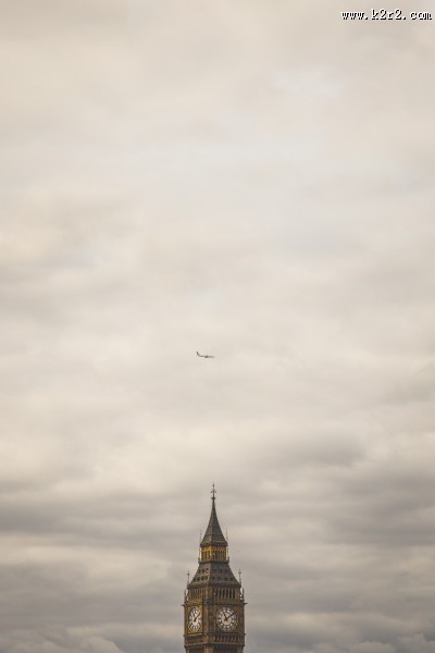 建筑上的钟表图片