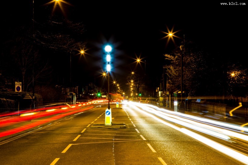 星光熠熠的路灯图片