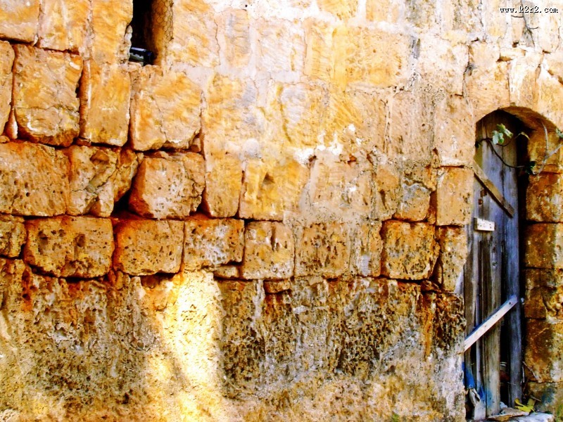 粗糙的石墙图片