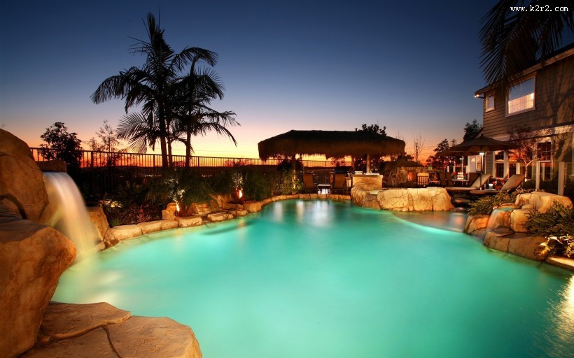 豪华别墅露天泳池图片