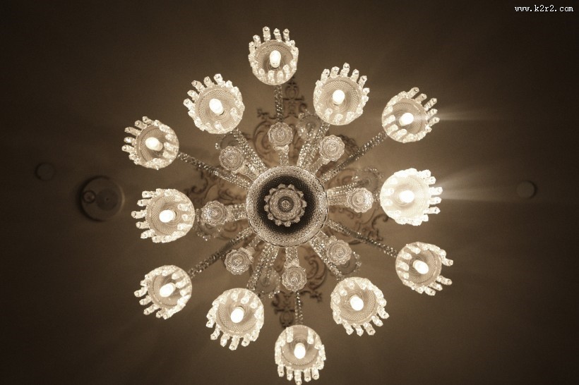 漂亮的水晶吊灯图片