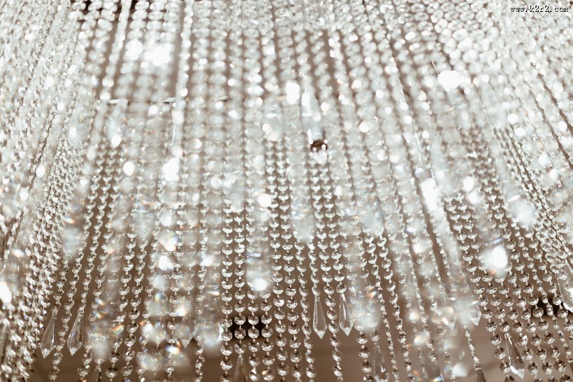 亮晶晶的水晶吊灯图片