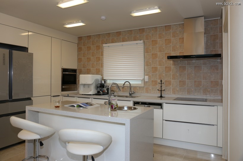 整洁的现代厨房图片