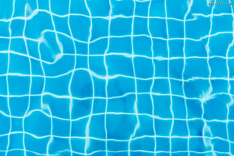 湛蓝的游泳池图片大全