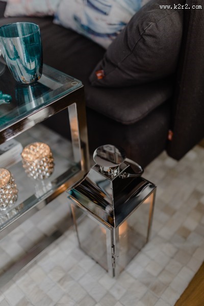 客厅里舒适的沙发图片