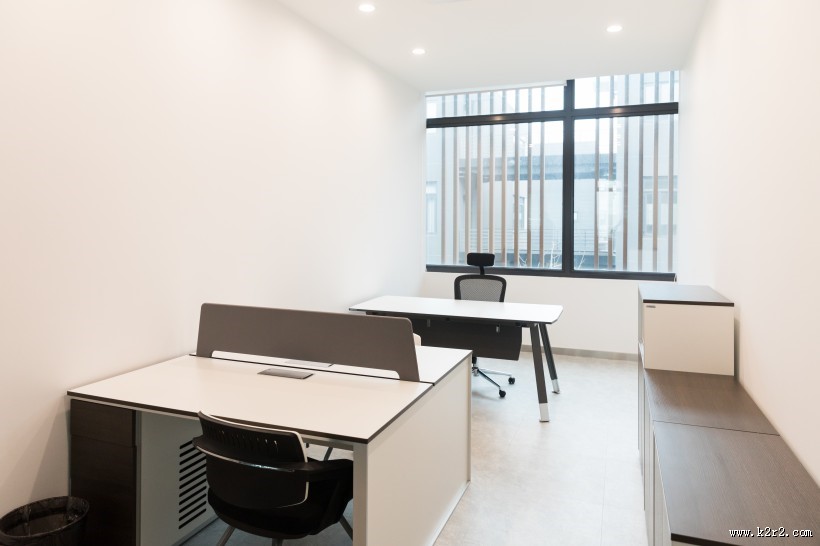 简洁干净办公室图片