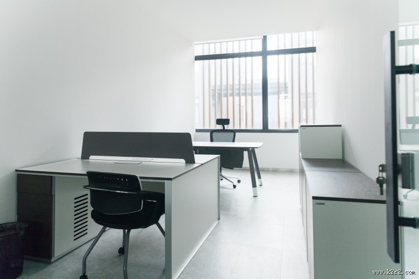 简洁干净办公室图片