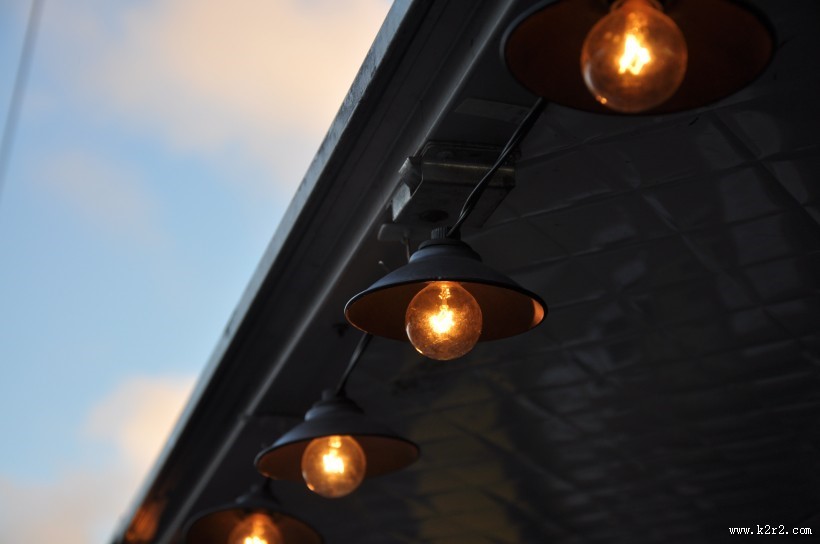 点亮了的灯图片