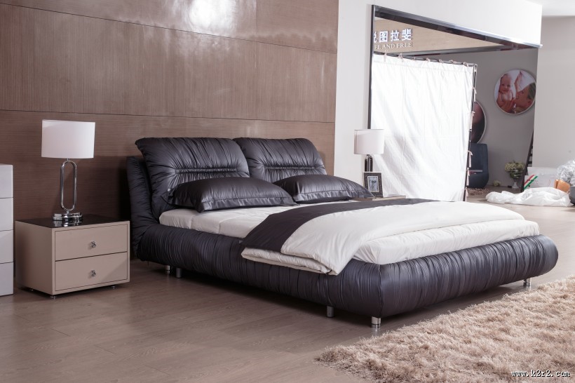 柔软舒适的大床图片