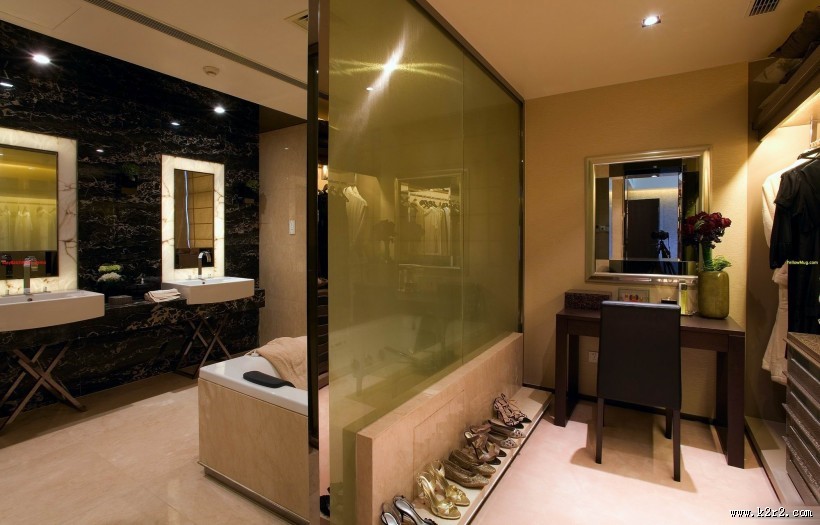 梁志天-上海浦东汤臣一品卫生、衣帽间图片大全