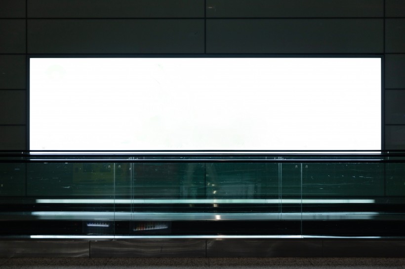 机场空白广告牌海报图片