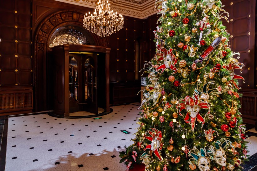 圣诞节可爱圣诞树装束图片