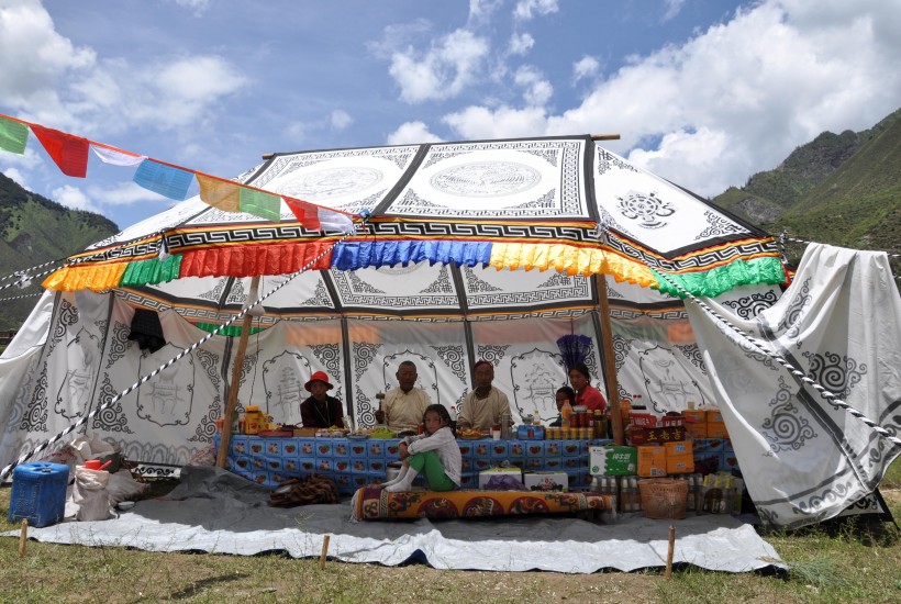 藏区耍坝子节日图片