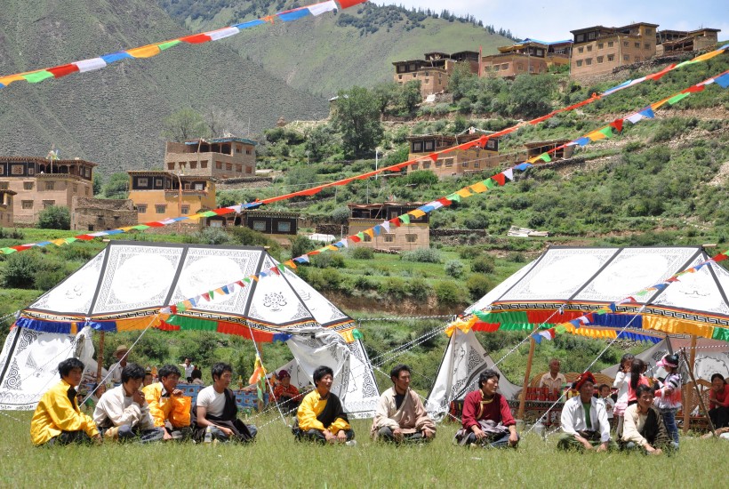 藏区耍坝子节日图片