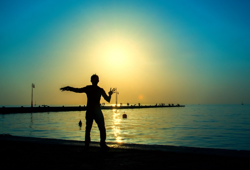 人物的剪影图片