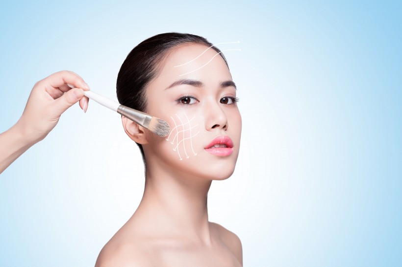 补水美白广告美女背景图片