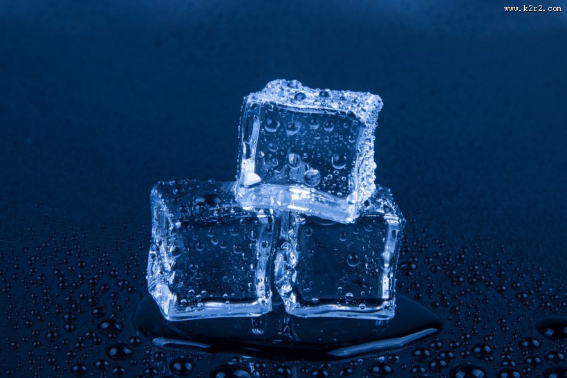 蓝色冰块图片大全