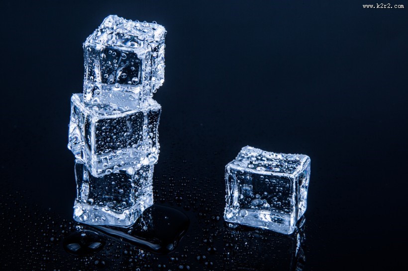 蓝色冰块图片大全