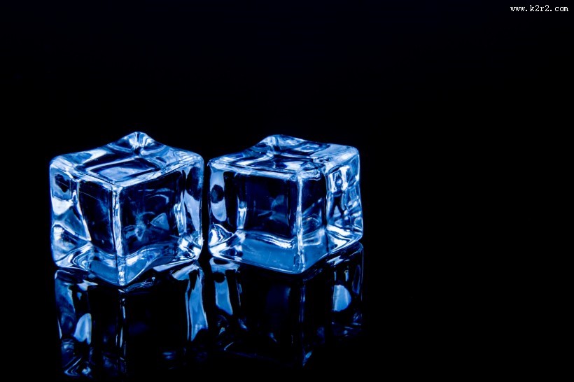 蓝色冰块图片大全