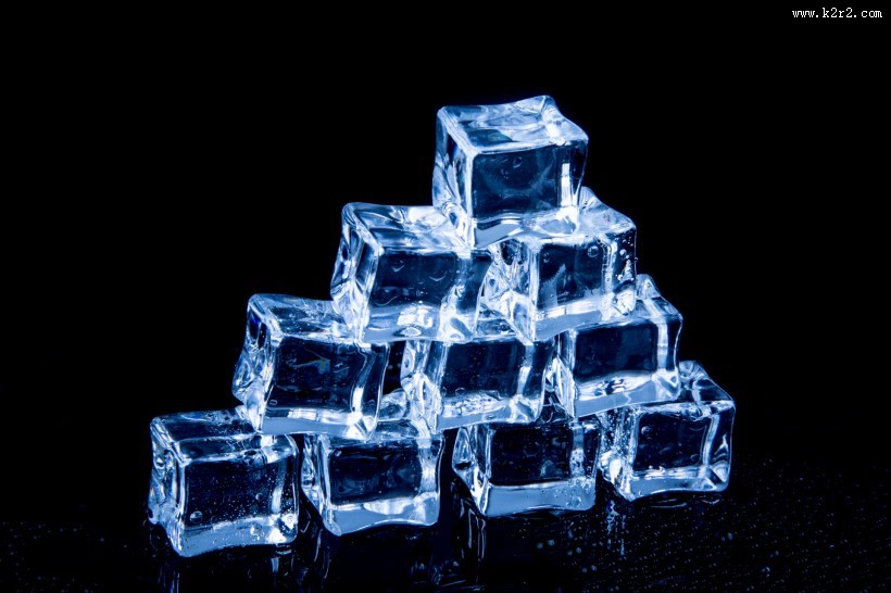 蓝色冰块图片大全