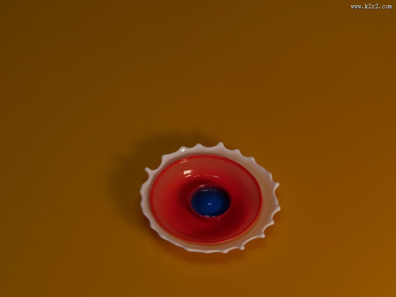 碟子形状的水滴图片