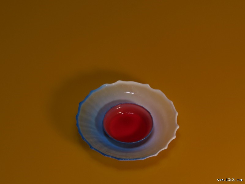 碟子形状的水滴图片