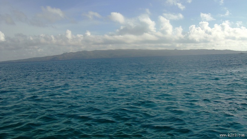 清澈平滑的水面背景图片大全