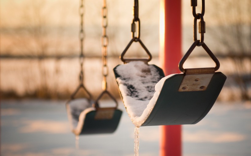 童年的秋千图片