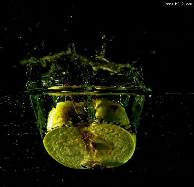 水珠飞溅摄影图片