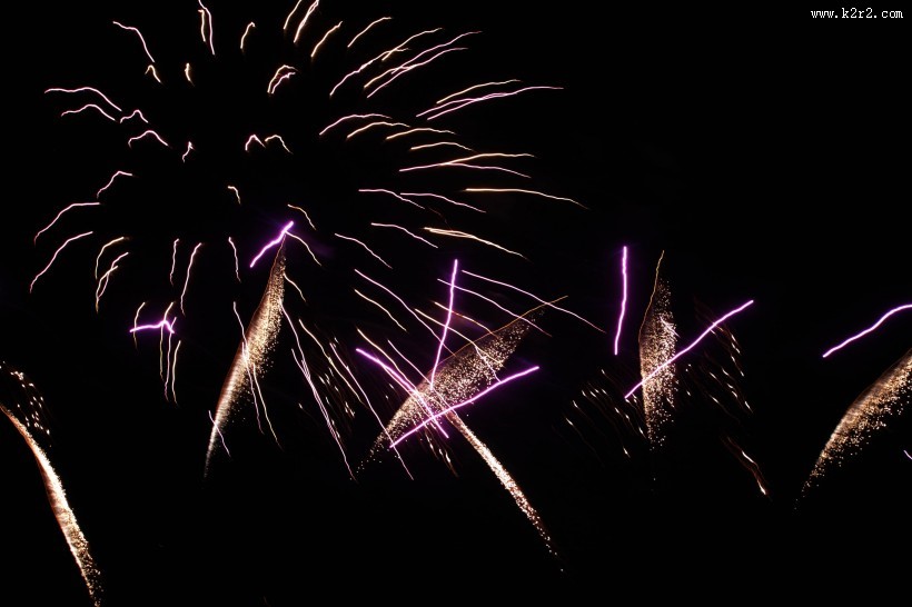 夜空里的烟花图片