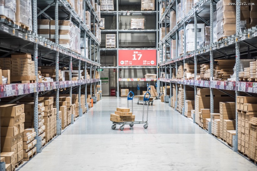 宜家自提货品拉车图片