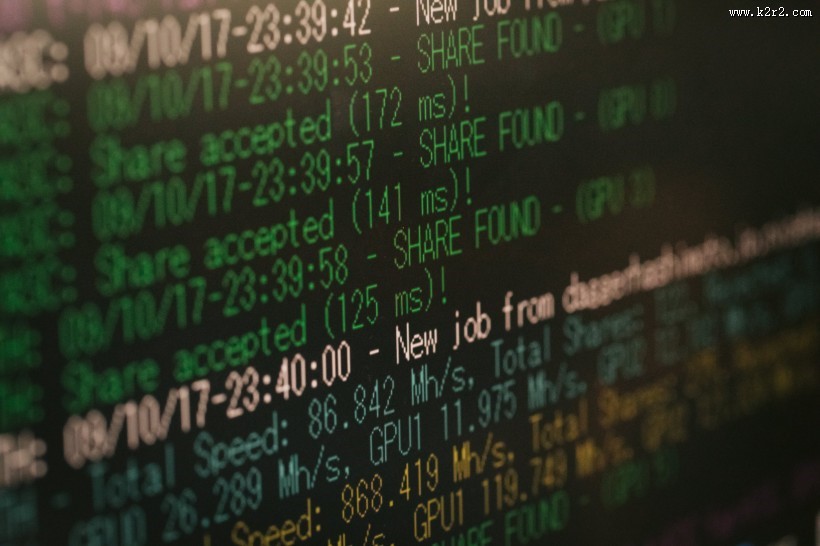 电脑屏幕上的代码图片