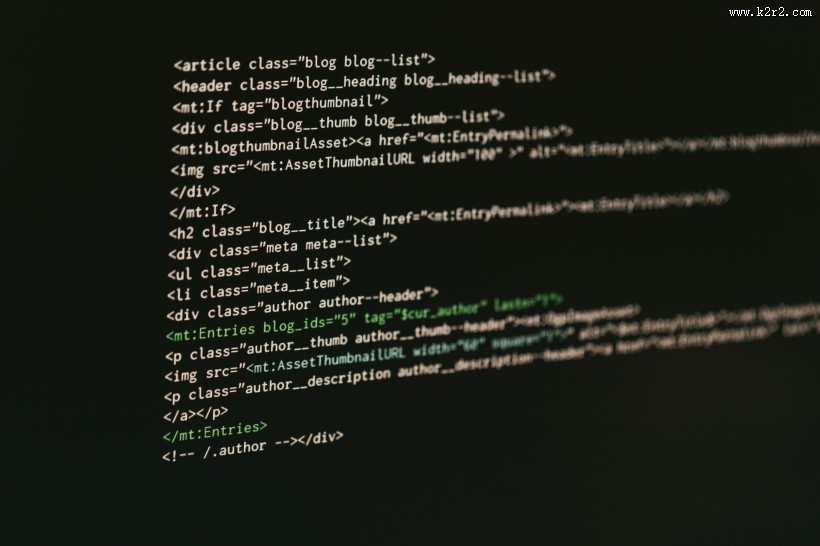 电脑屏幕上的代码图片