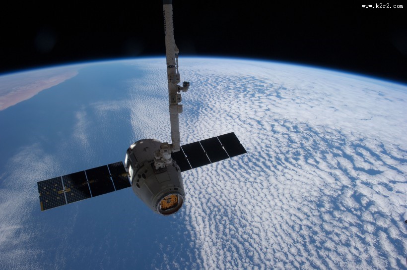 高科技的人造卫星图片