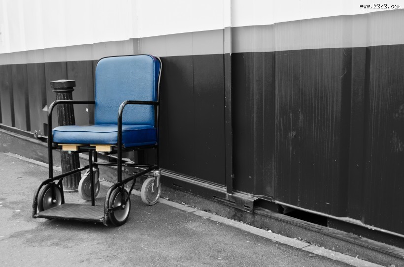 可代步的轮椅图片