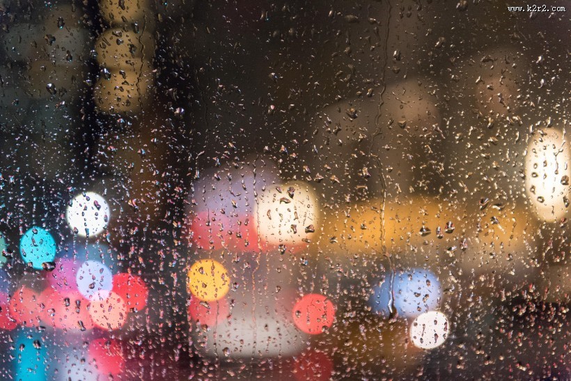 窗外的雨滴图片大全