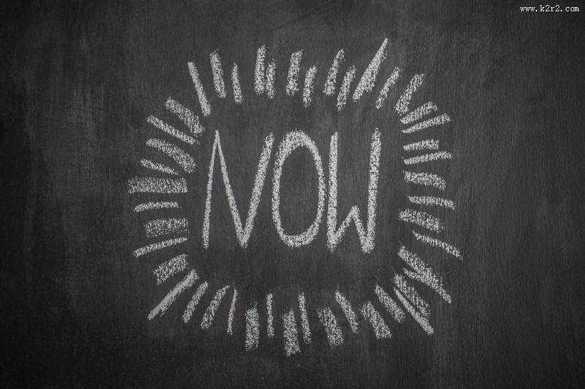 写在黑板上的粉笔字图片