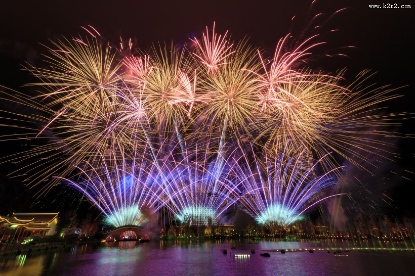 绚烂瑰丽的烟花图片