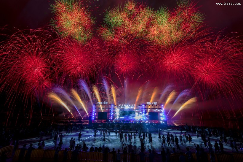 绚烂瑰丽的烟花图片