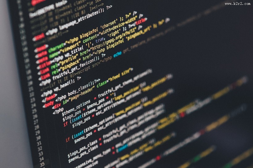 电脑显示屏上的代码图片