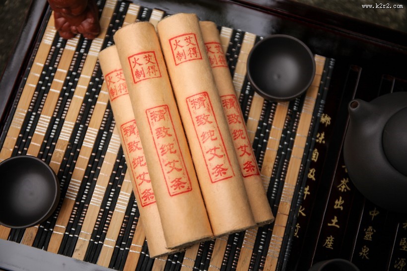 养生艾草熏香图片