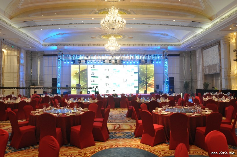 大型婚宴餐厅布置图片
