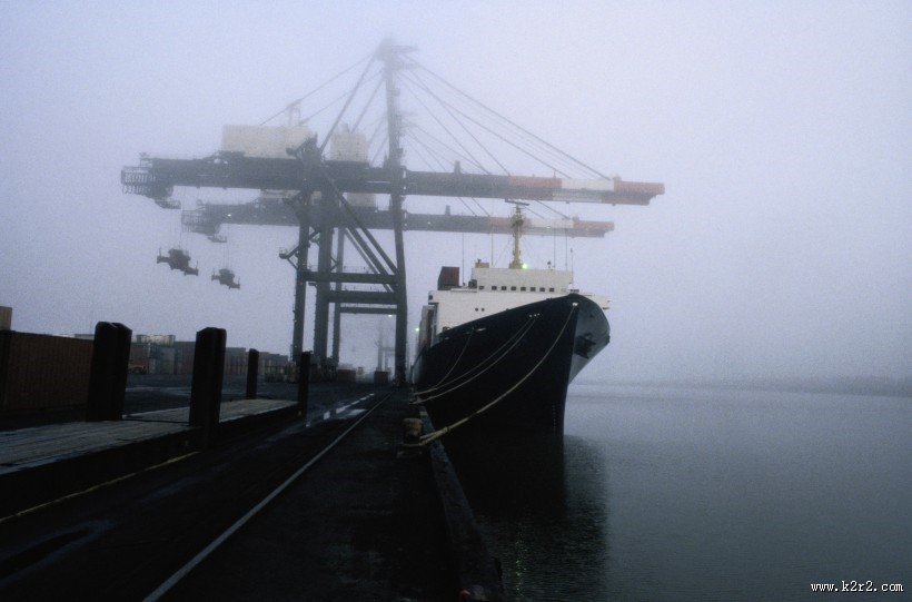 货轮与货轮码头图片