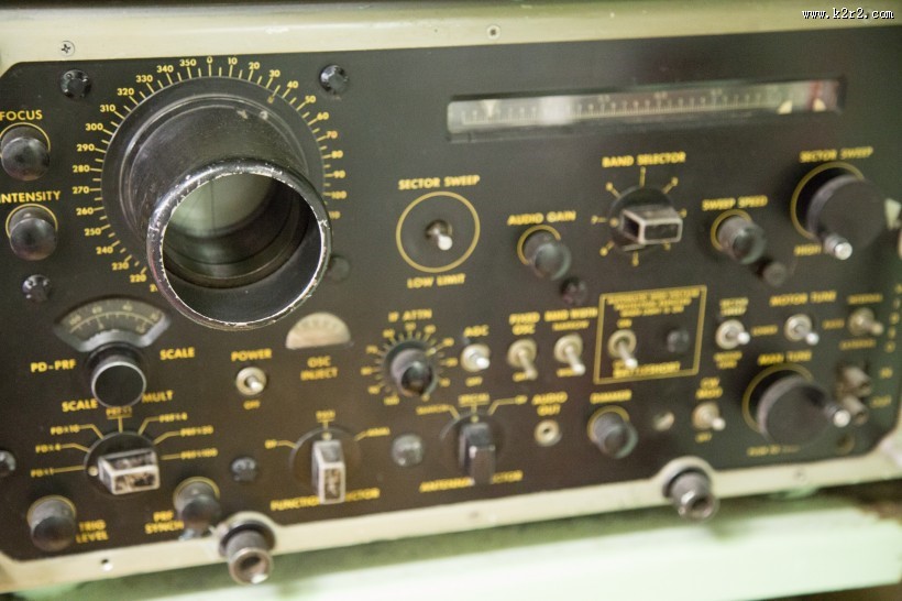 潜艇内部操作台图片大全