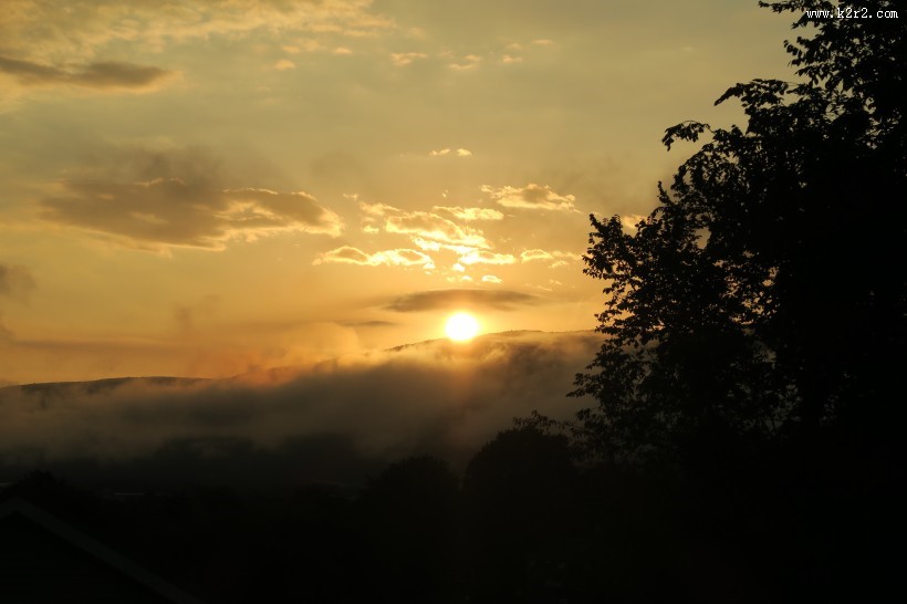 唯美的日出风景图片