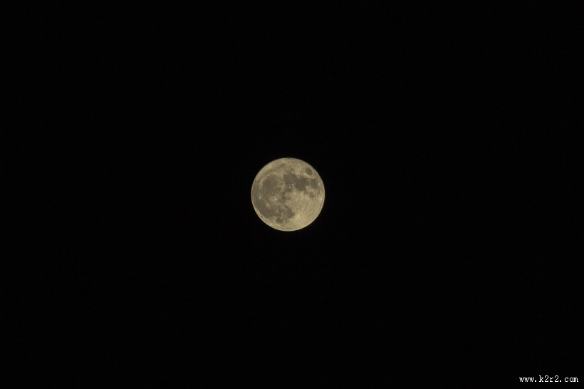 圆圆的月亮图片