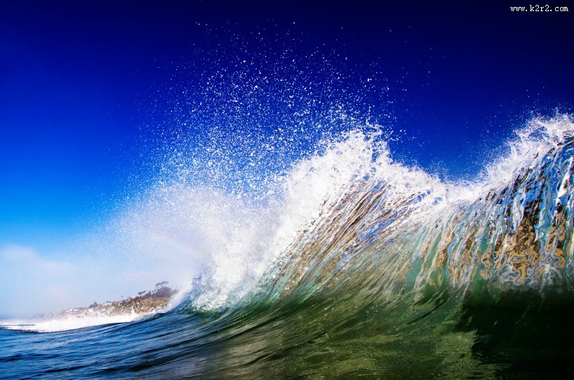 波涛汹涌动人心魄的海浪图片